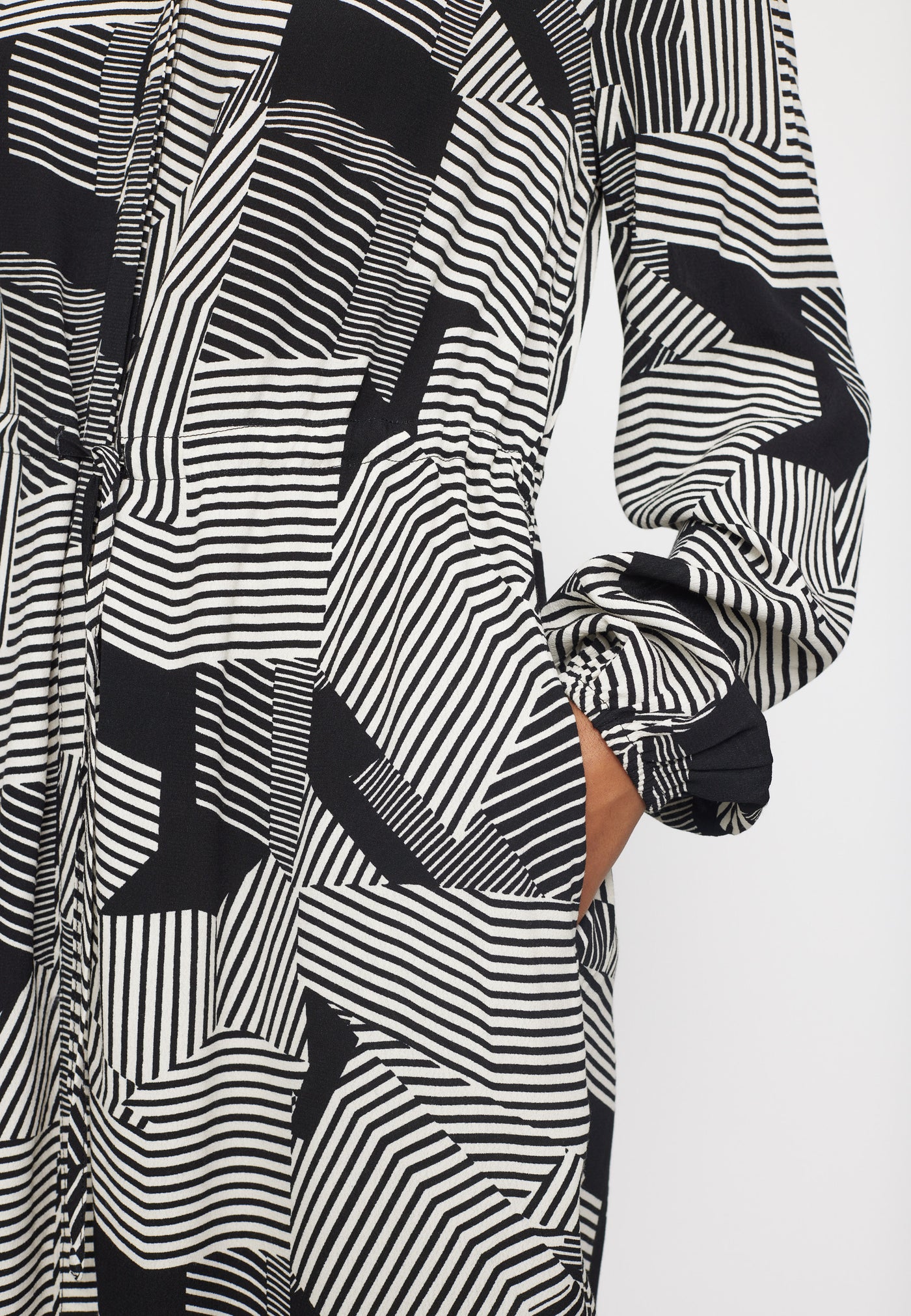 Soft Rebels SRAnna Dress Printed Dresses & jumpsuits 566 Simpel geometric Black