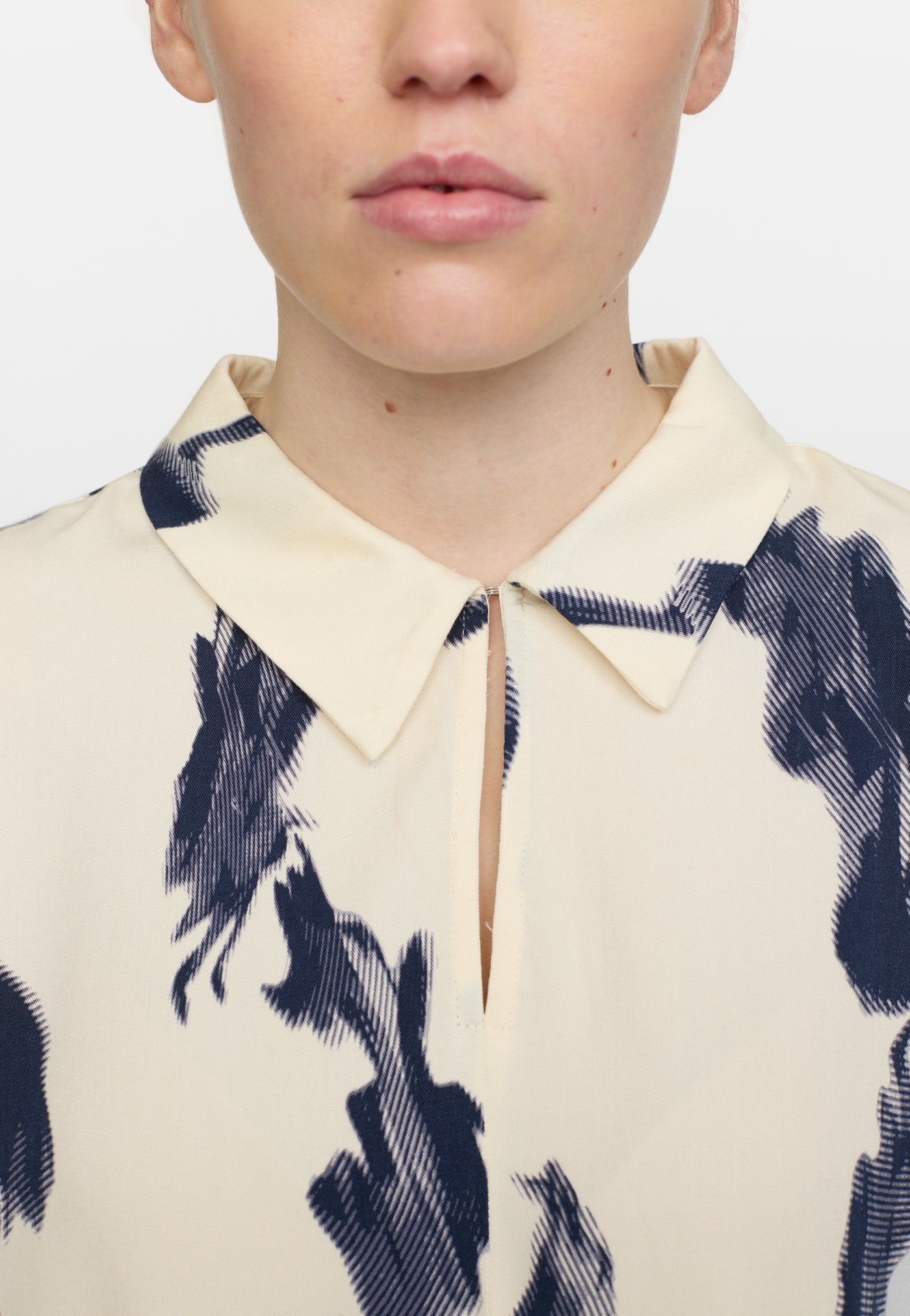 Soft Rebels SRGinny Blouse Shirts & Blouse 888 Abstract Flower